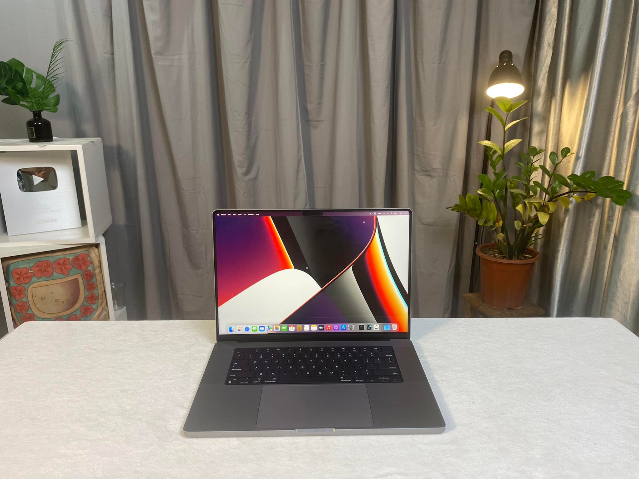 Macbook Pro 16-inch M1 Pro 2021.jpeg